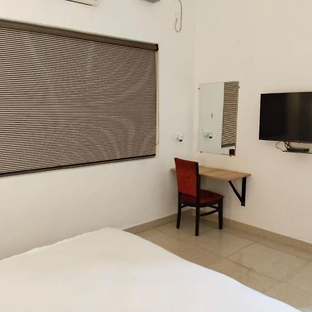 Hotel Lake View By Bookingcare Chhatarpur Экстерьер фото